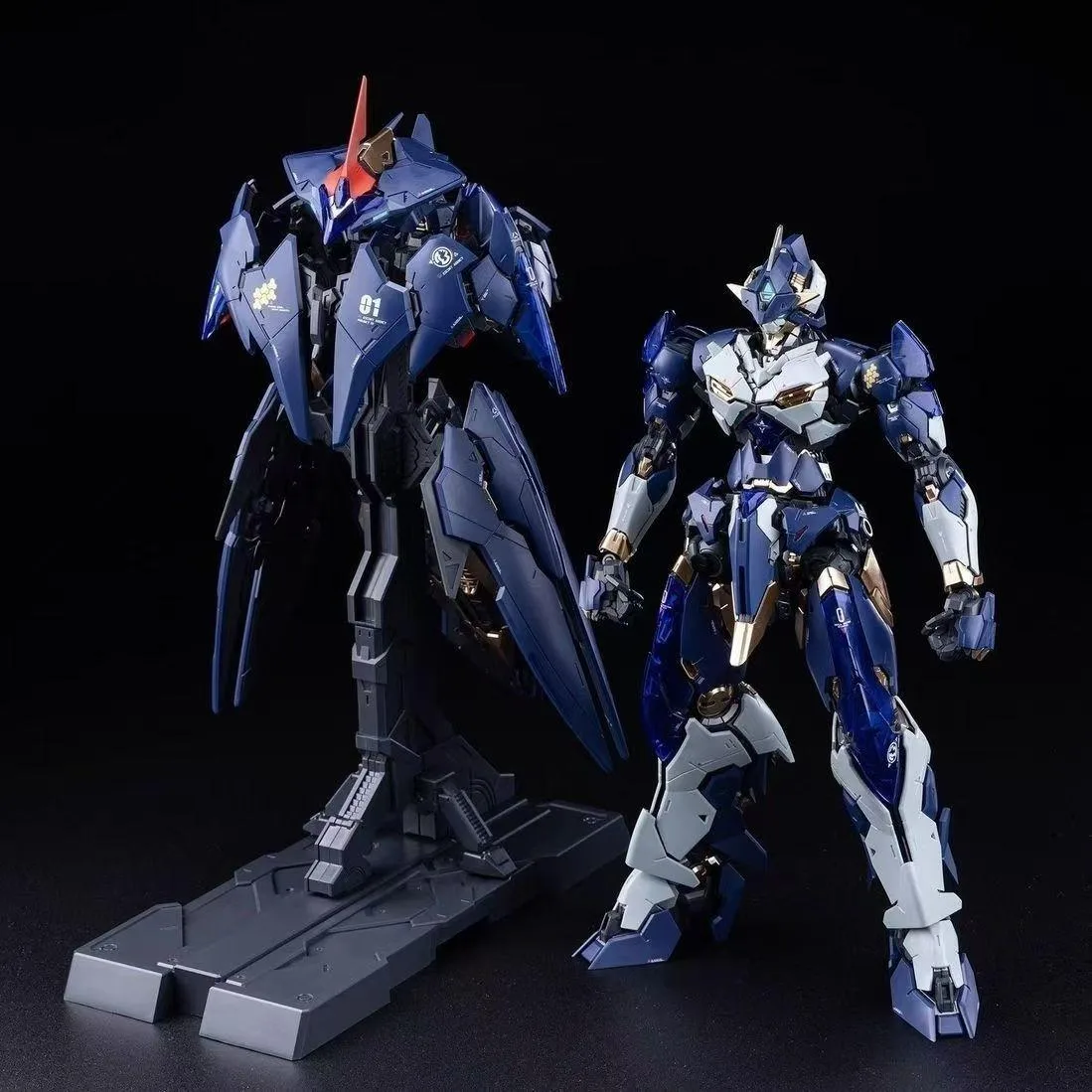Universal Universal DP-H01 1/100 Scale Mecha Model Kit — product photo