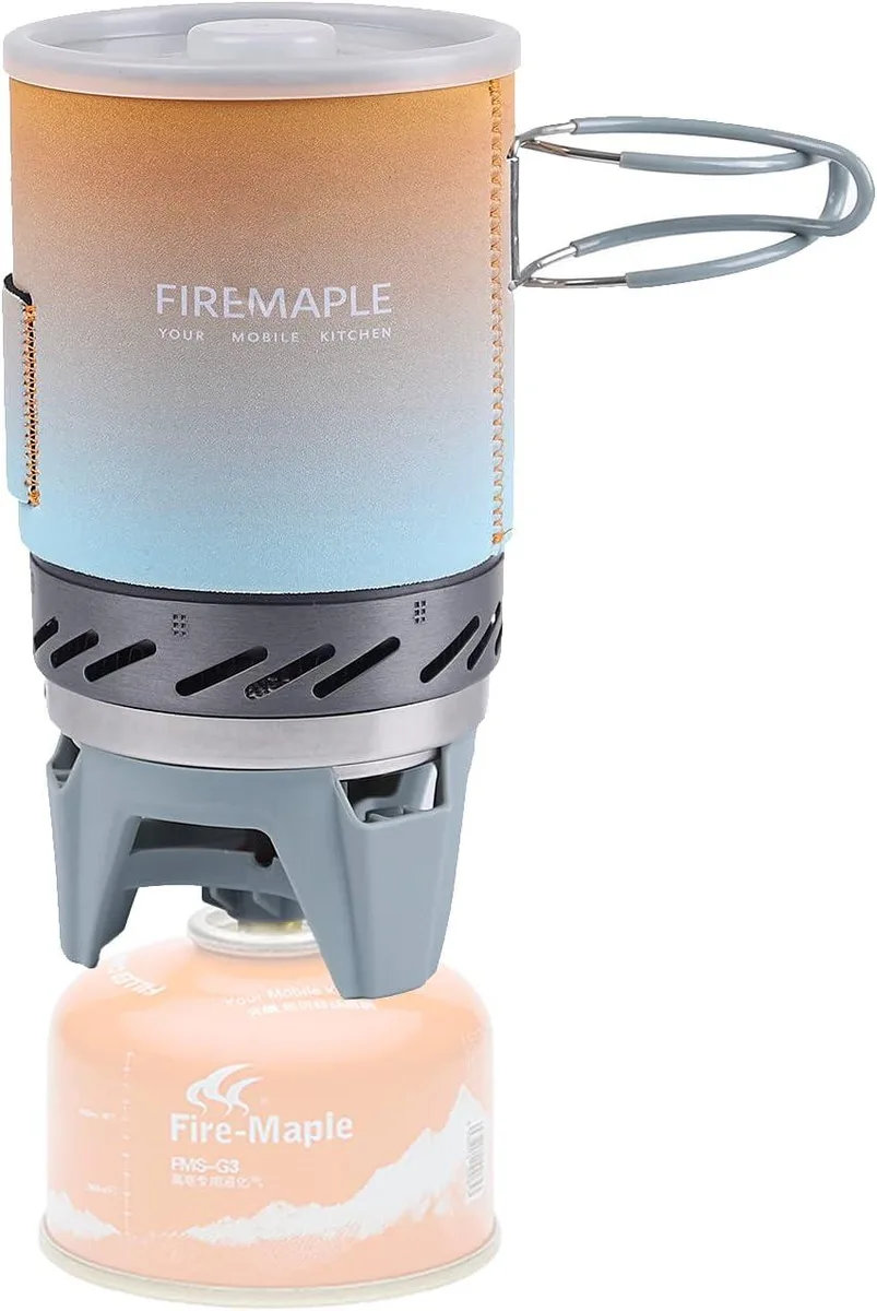 Integrated 1 litre pot stove system with heat exchanger, neoprene cover and locking handle