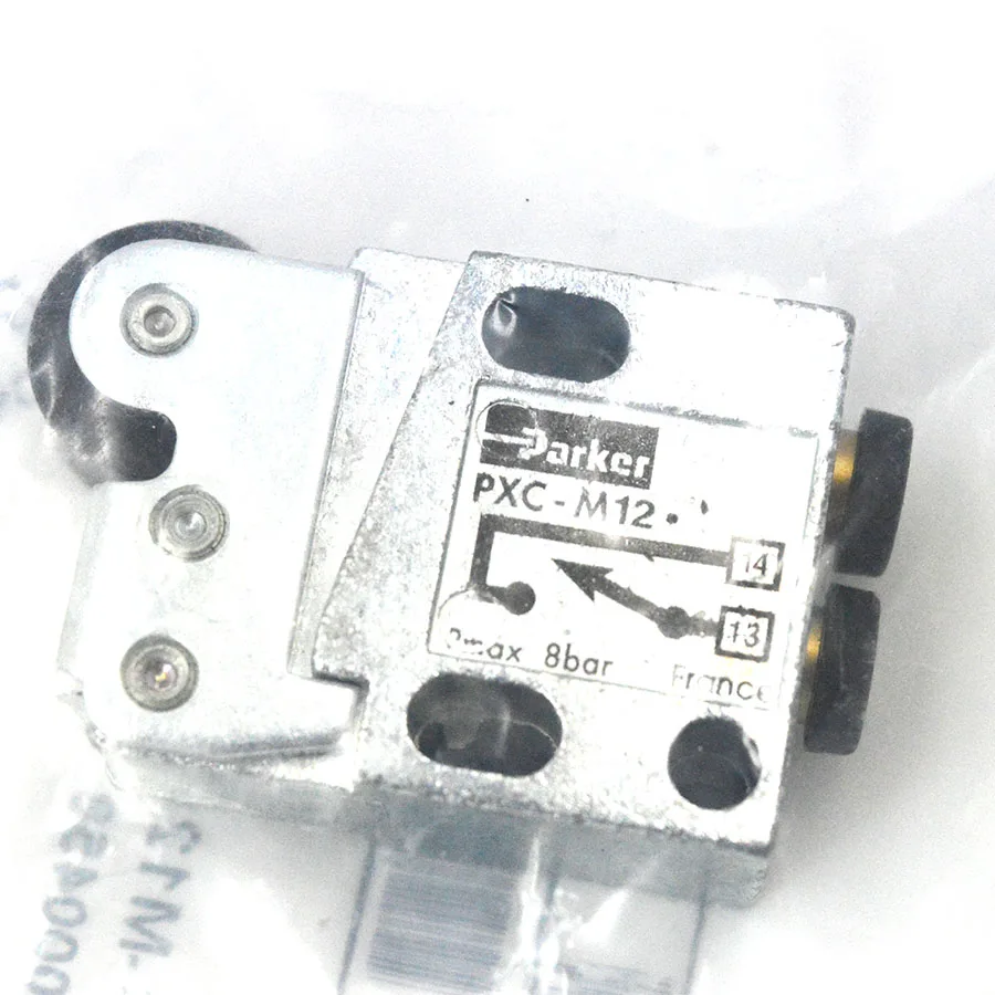Sick Sick VTF18-4P5612 NPN Photoelectric Proximity Sensor electrician tool — product photo