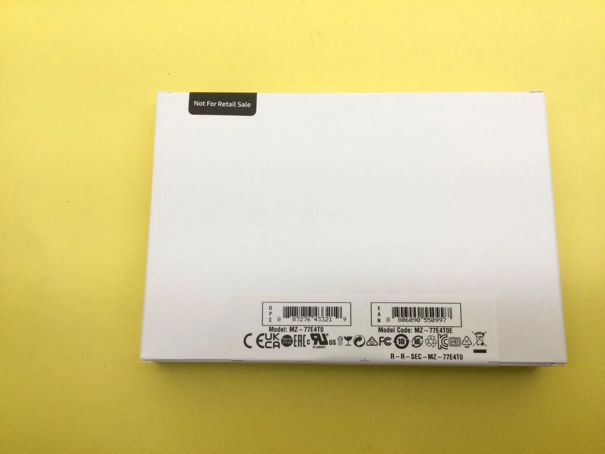 SAMSUNG SAMSUNG MZ-77E4T0 4 TB SATA 2.5 in internal SSD accessory — product photo