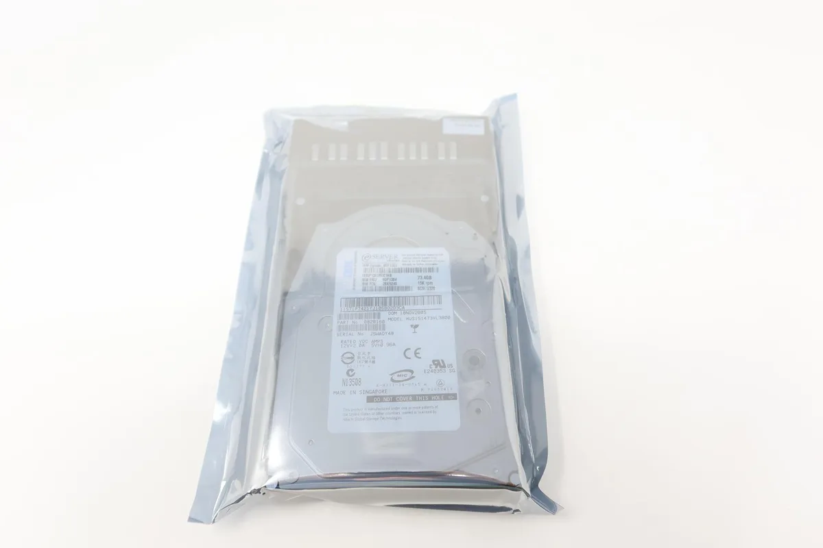 IBM IBM 73.4GB 15k U320 SCSI 80-pin internal hard drive 90P1384 90P1322 — product photo