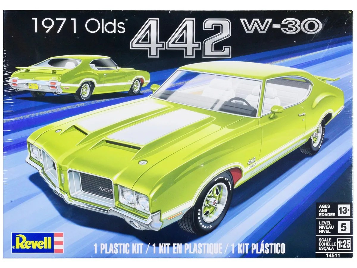 Revell Revell 1971 Oldsmobile 442 W-30 1/25 Scale Model Kit — product photo