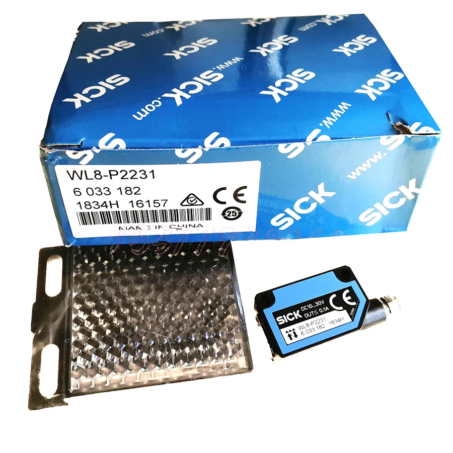 Sick Sick L8-P2231 Photoelectric retro-reflective sensor PNP — product photo