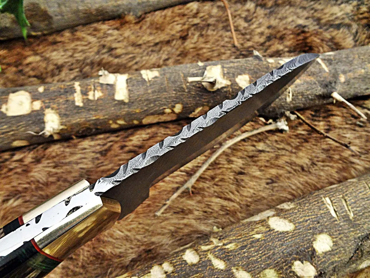 Damascus Depot Damascus Depot 9" Skinning Knife 4.5" Blade Full Tang Bull Horn Brass Bolster Leather Sheath — product photo