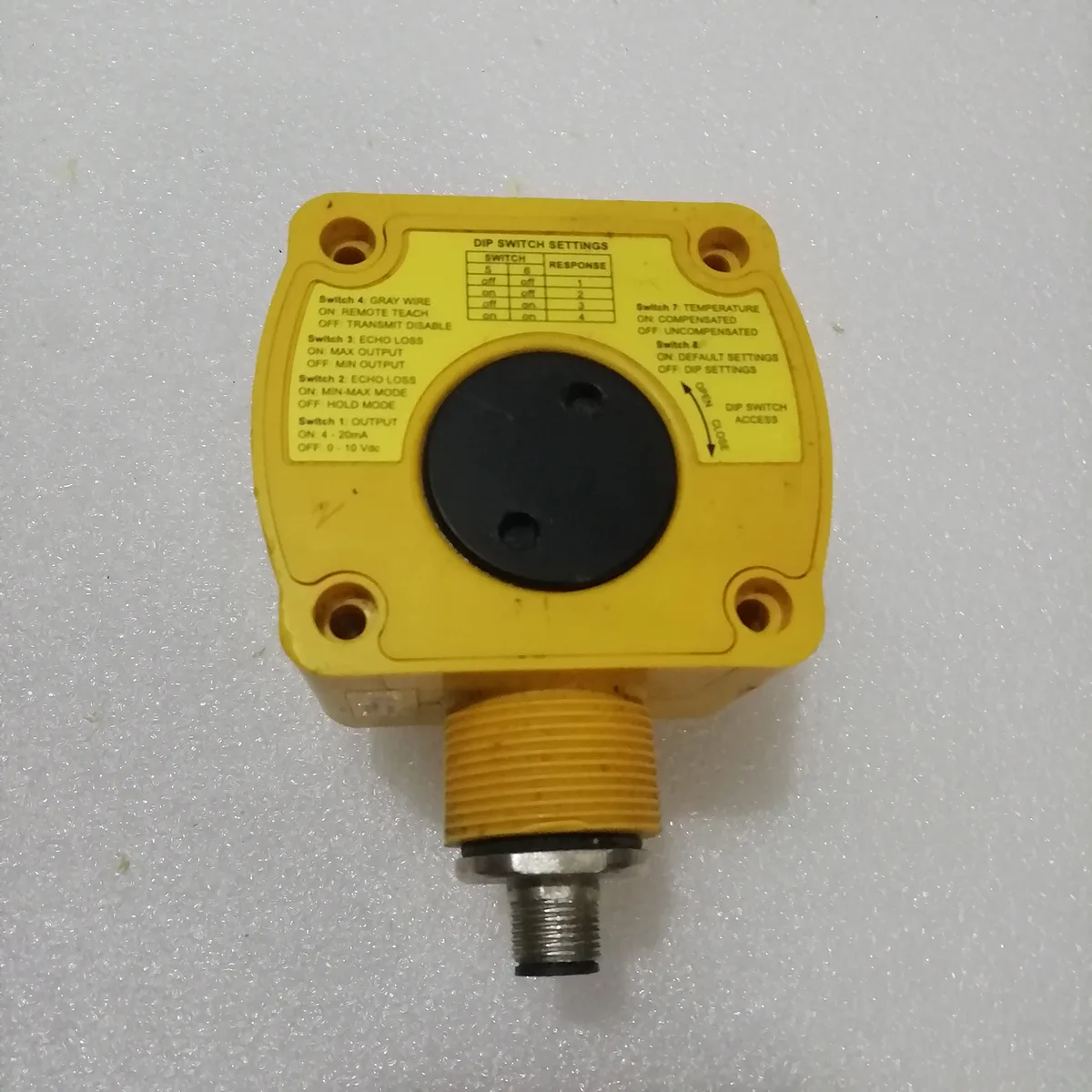 Banner Banner QT50ULBQ6 8 m Range Ultrasonic Sensor — product photo