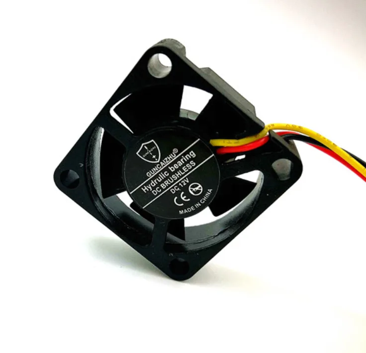 Zyvpee Zyvpee 3010 30*10mm DC12V 0.04A Hydraulic 3-Wire case fan — product photo