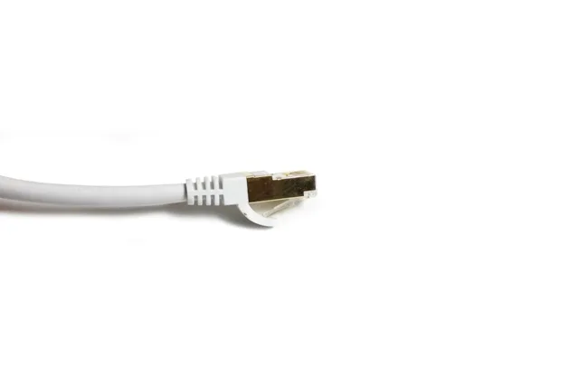 Nexhi Nexhi STP-7000-100W Cat 7 network ethernet cable 100 ft White shielded — product photo