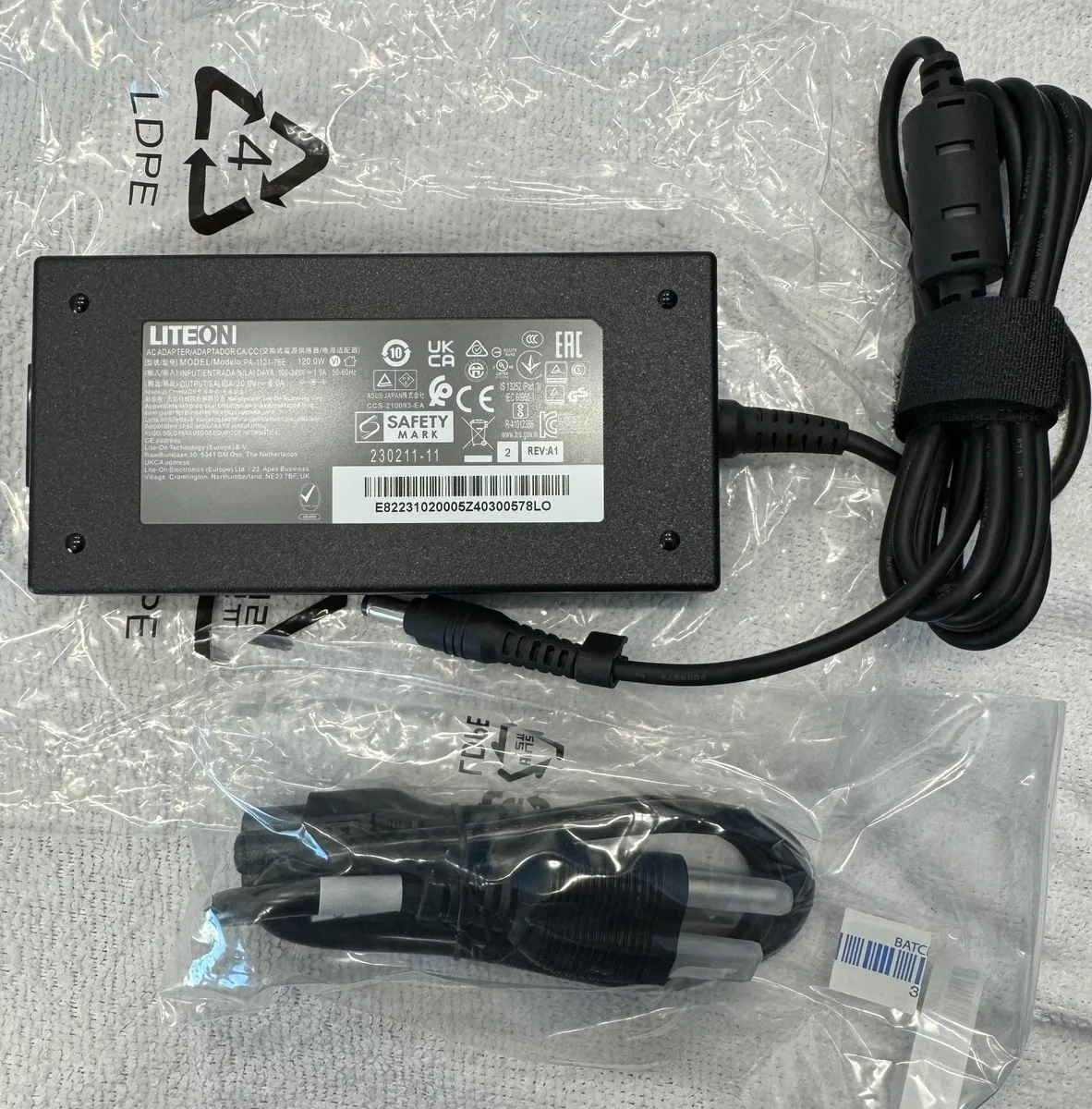 ClearCube Technology ClearCube Technology PA-1121-76E 20V 6.0A ac adapter — product photo