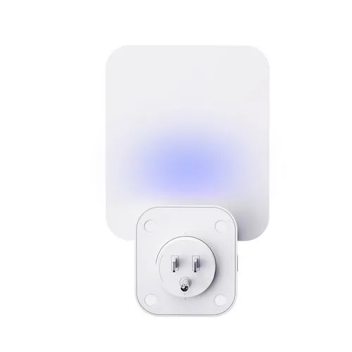 Flowtron Flowtron FLWPI1P Plug-in Fly Trap with AC Outlet and Dual USB Ports, White — product photo
