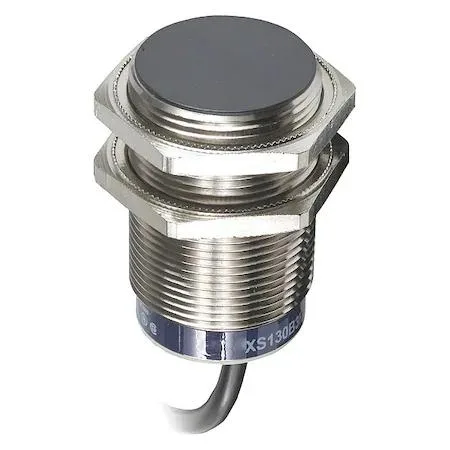 Telemecanique Sensors Telemecanique Sensors XS630B1MAL5 Inductive Proximity Sensor — product photo