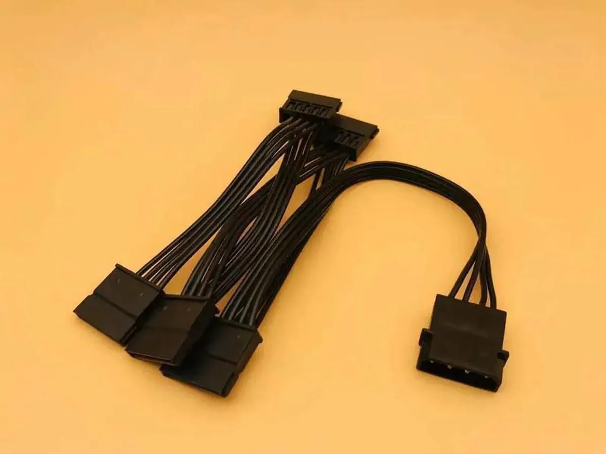 Vszerda Vszerda KZ4476 4-pin Molex to 5 SATA power cable 18AWG 40cm — product photo