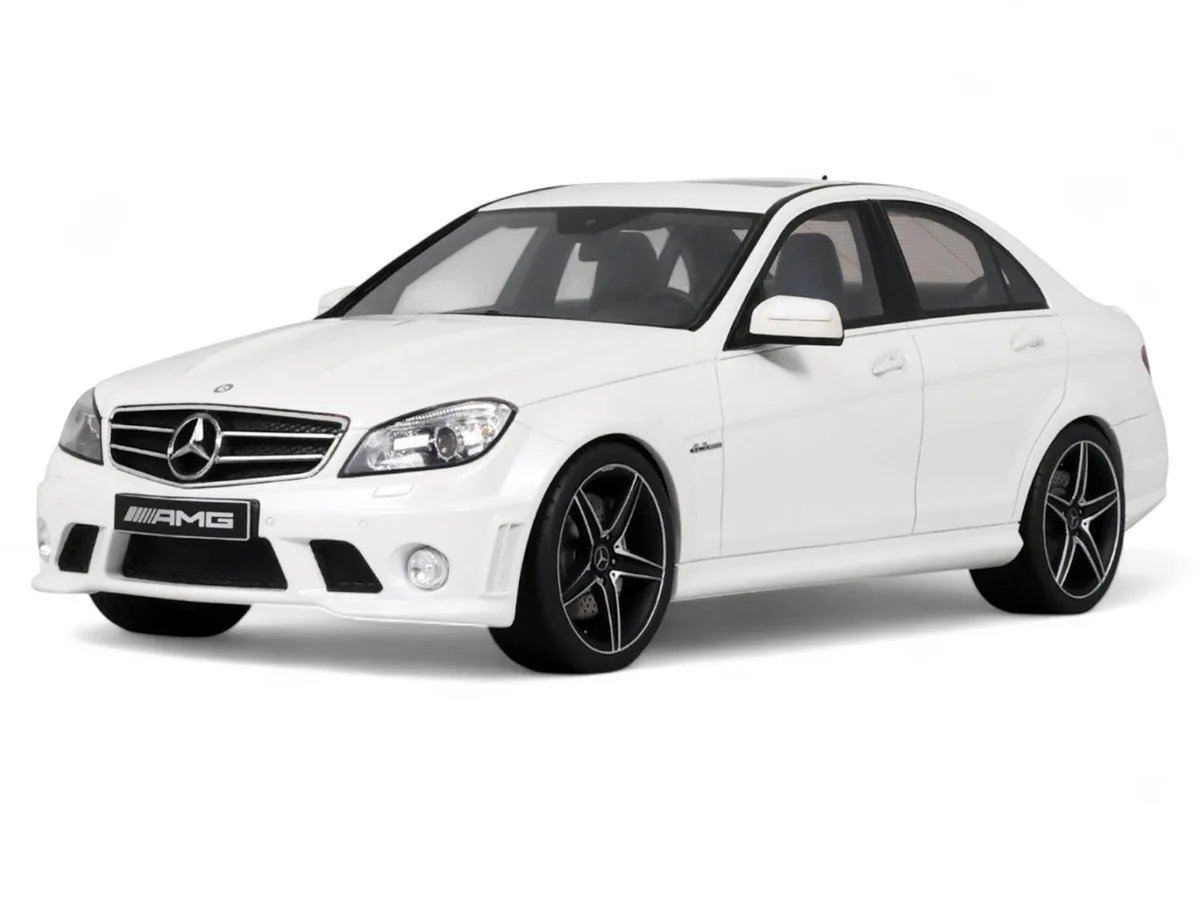 GT Spirit GT Spirit 2007 Mercedes-Benz C63 AMG Diamond White 1/18 hobby collectible — product photo