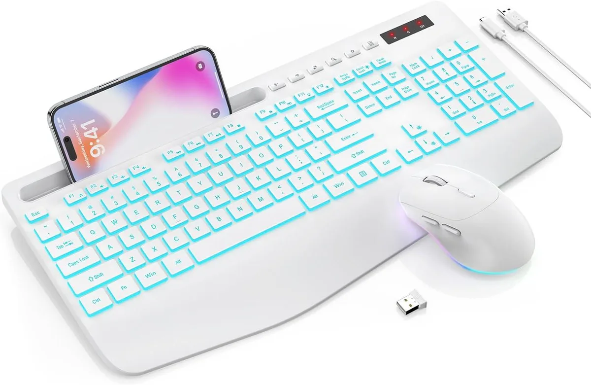 TUKO TUKO Wireless Keyboard and Mouse Combo Cloud White gaming keyboard — product photo