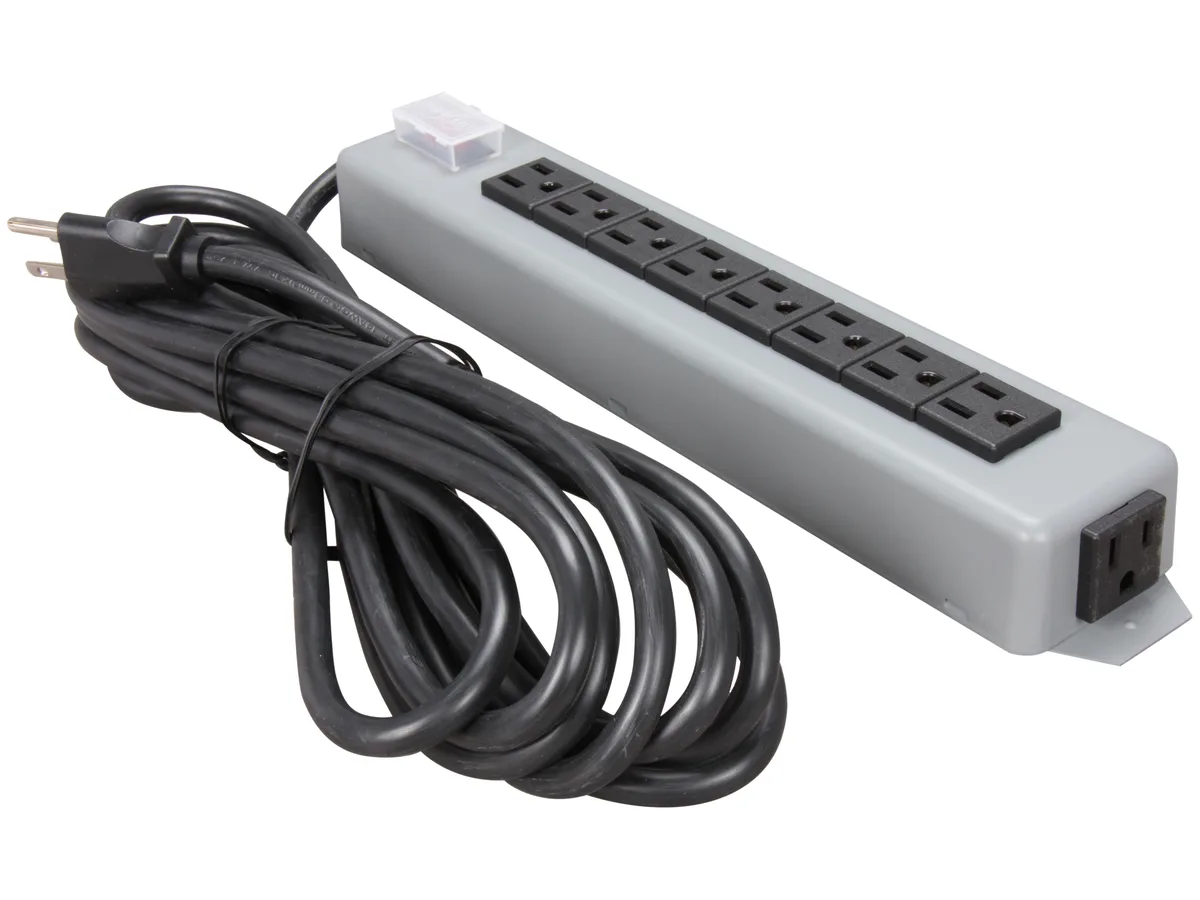 Tripp Lite Tripp Lite UL17CB-15 9-outlet power strip, 15 ft cord — product photo