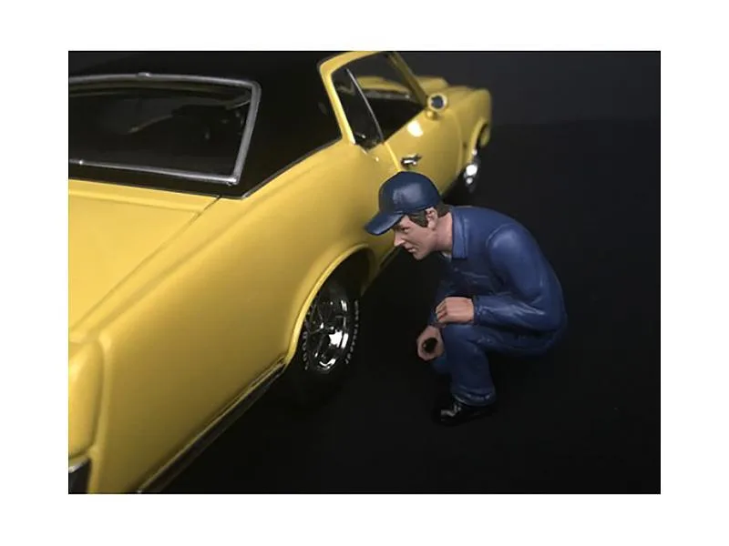 American Diorama American Diorama Mechanic Juan Lug Wrench Figurine 1/24 Scale 2.5 Inches — product photo