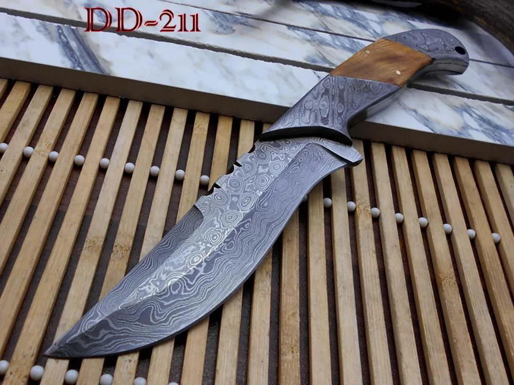 Damascus Depot Damascus Depot 10.5" Skinning Knife 5.5" Blade Yellow KOW Wood — product photo