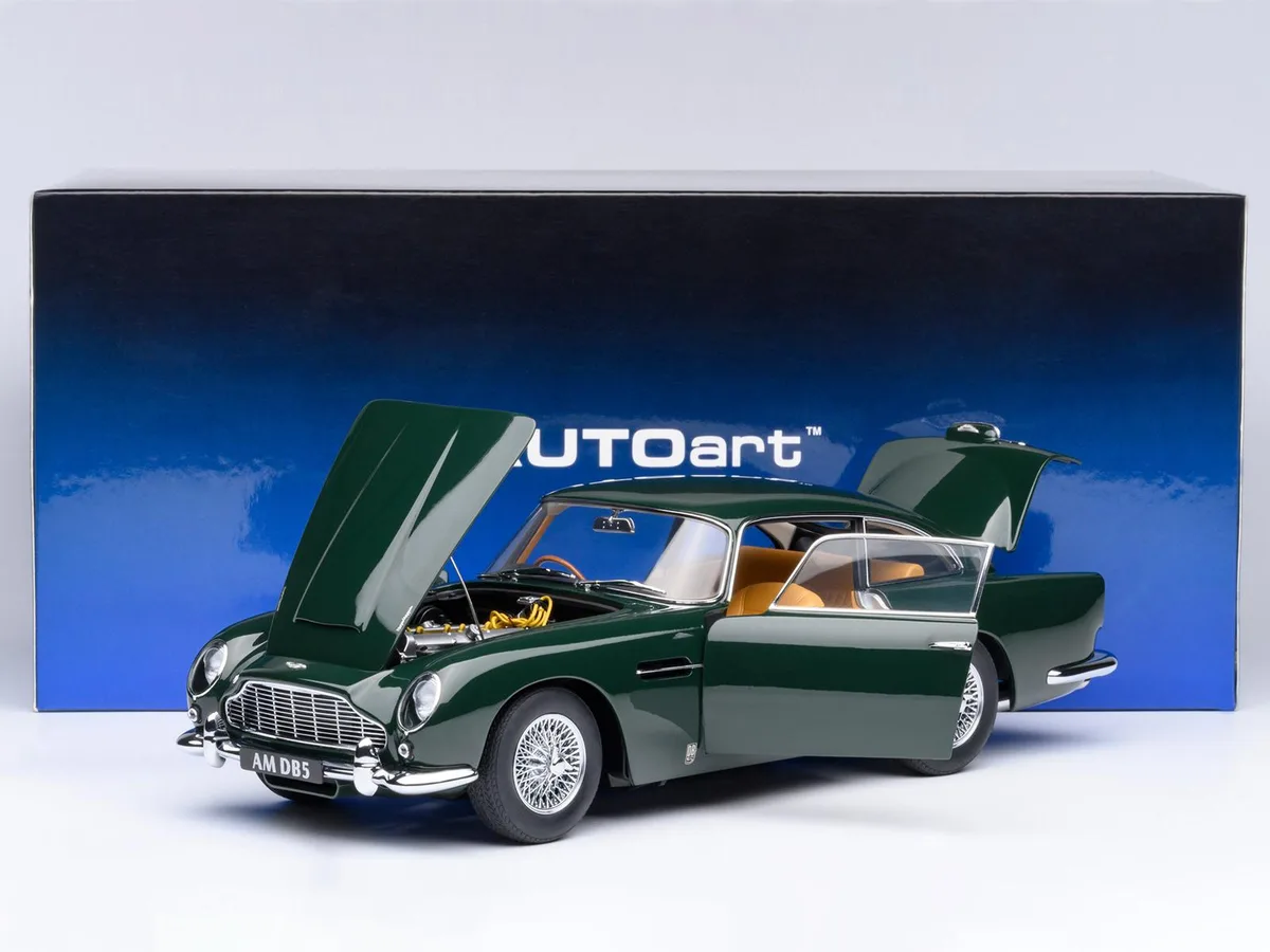 Autoart Autoart Aston Martin DB5 RHD British Racing Green 1/18 hobby collectible — product photo