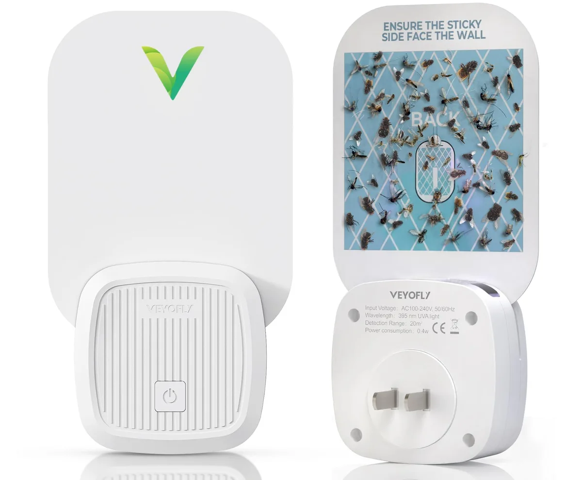 White and black plug-in insect trap with two refill cards