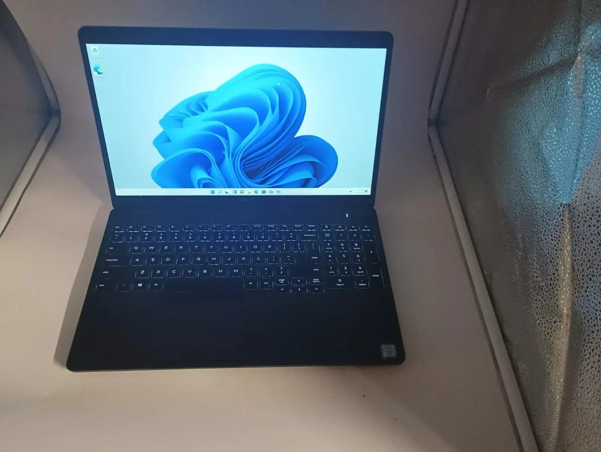 DELL DELL Precision 3540 laptop i5-8365u 1.60GHz 8GB RAM 256GB SSD 15.6" FHD — product photo
