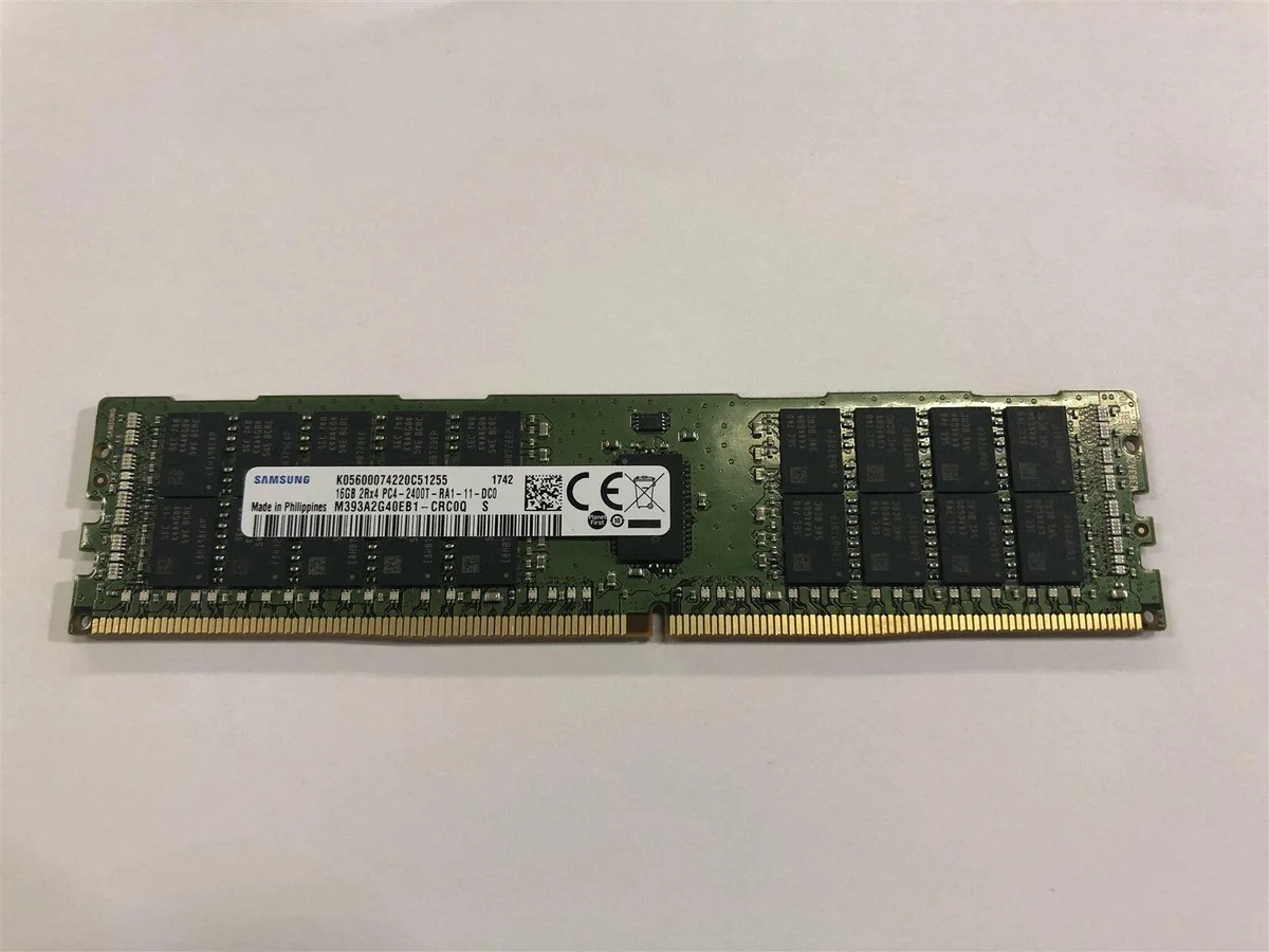 SAMSUNG SAMSUNG M393A2G40EB1-CRC 16GB DDR4 desktop RAM — product photo