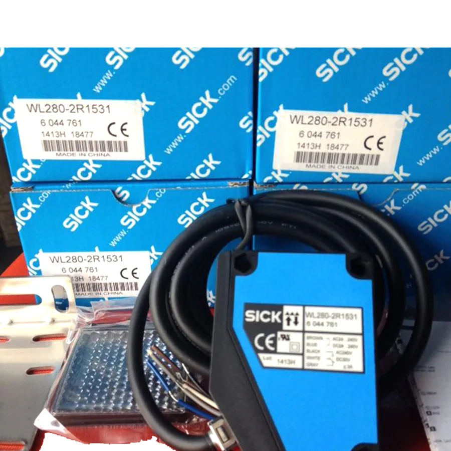 Sick Sick WL280-2R1531 Photoelectric Retro-reflective Sensor — product photo