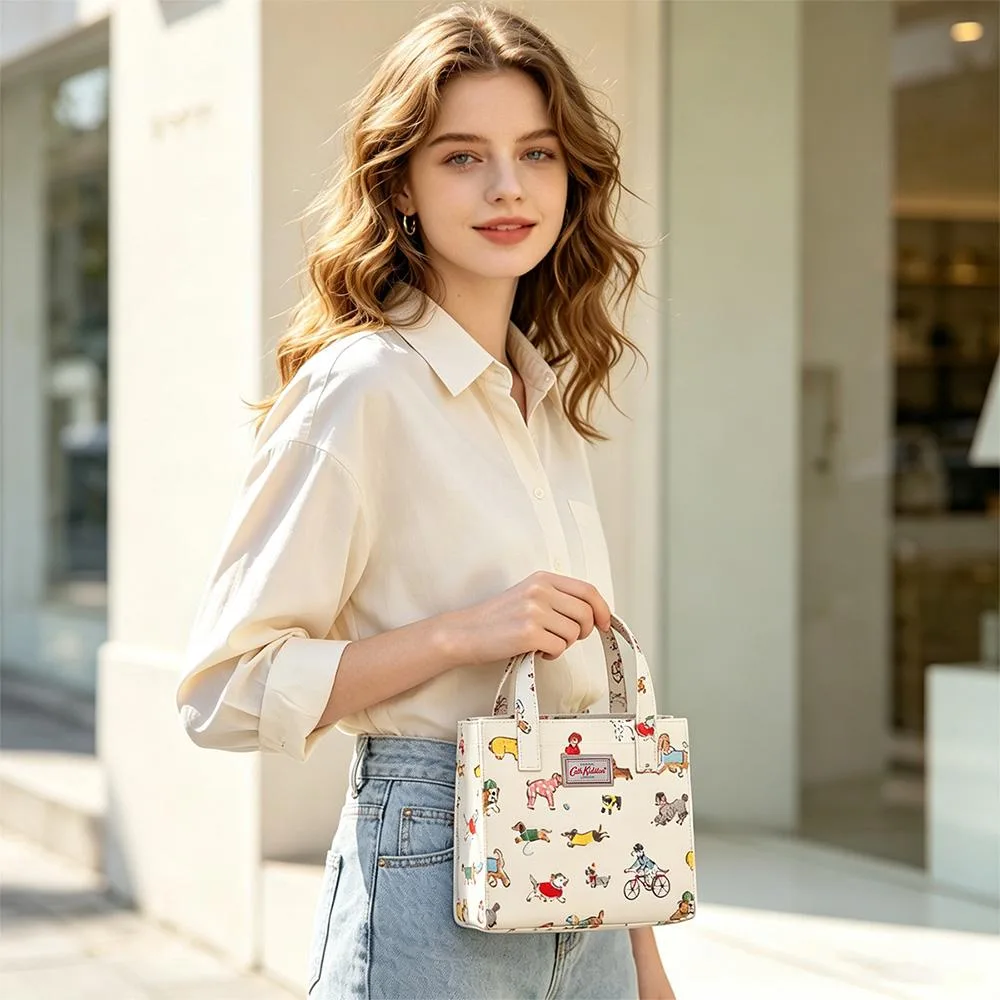 Cath Kidston Cath Kidston Small Bookbag Oilcloth Tote Small Park Dogs Cream 21.5 x 20 x 9 cm — product photo