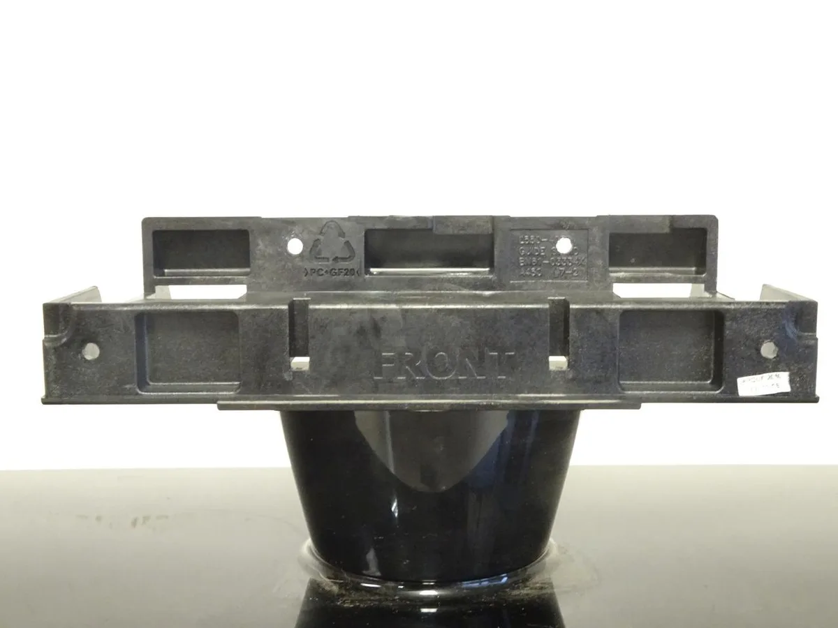SAMSUNG SAMSUNG LN40A530P1F Stand with Screws — product photo