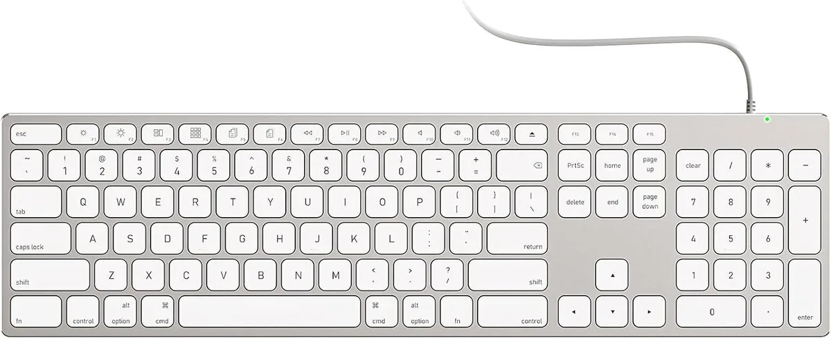 TUKO TUKO All-Aluminum Wired Mac Keyboard USB-A/USB-C Full-SizeNumeric Keypad Stick-On Risers — product photo