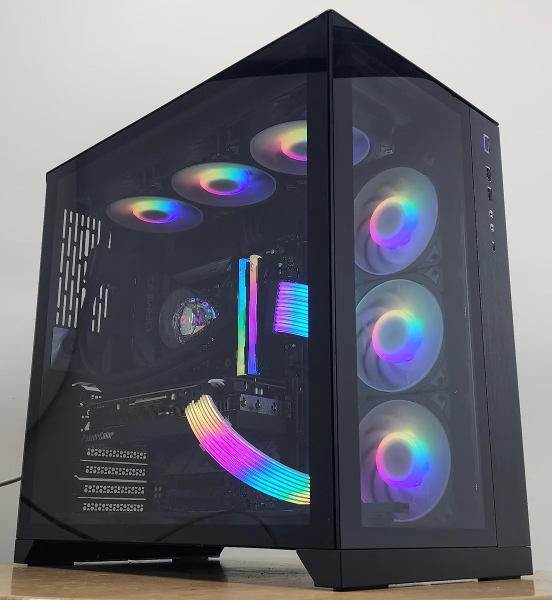 Custom Custom Gaming PC Ryzen 5 7600X3D 32GB DDR5 2TB NVME RX 7800 XT 16GB — product photo