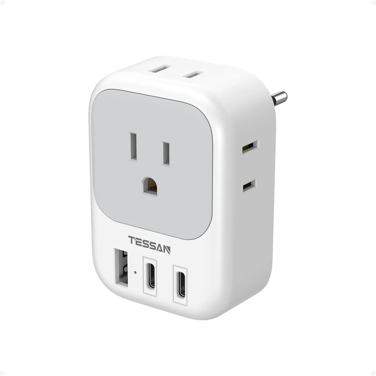  Dell TS-161-EU-2C Travel Power Adapter 2 USB-C 1 USB-A 4 AC Outlets Type C — product photo