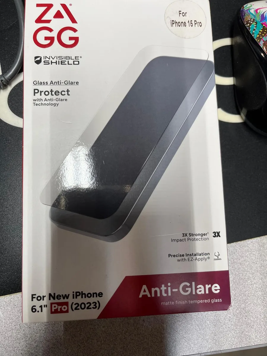 ZAGG ZAGG InvisibleShield Glass Elite iPhone 15 Pro Screen Protector — product photo