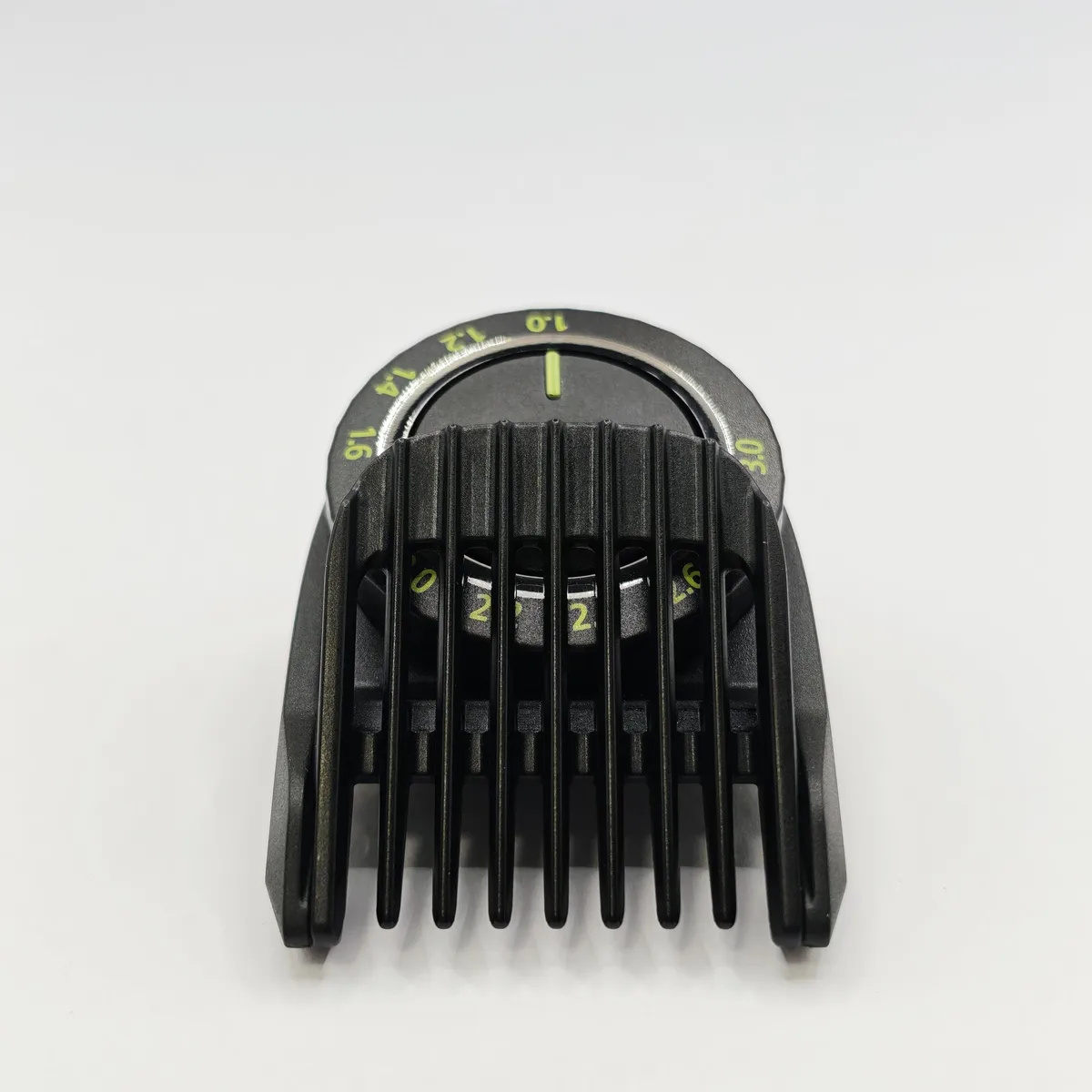 Black adjustable cutting comb for 32mm trimmer