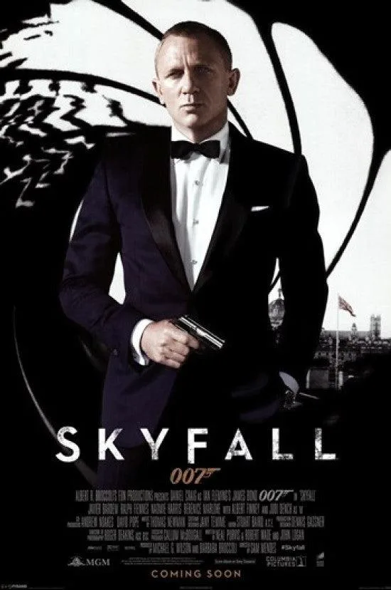 Posterazzi James Bond Skyfall poster print 22 x 34 inches