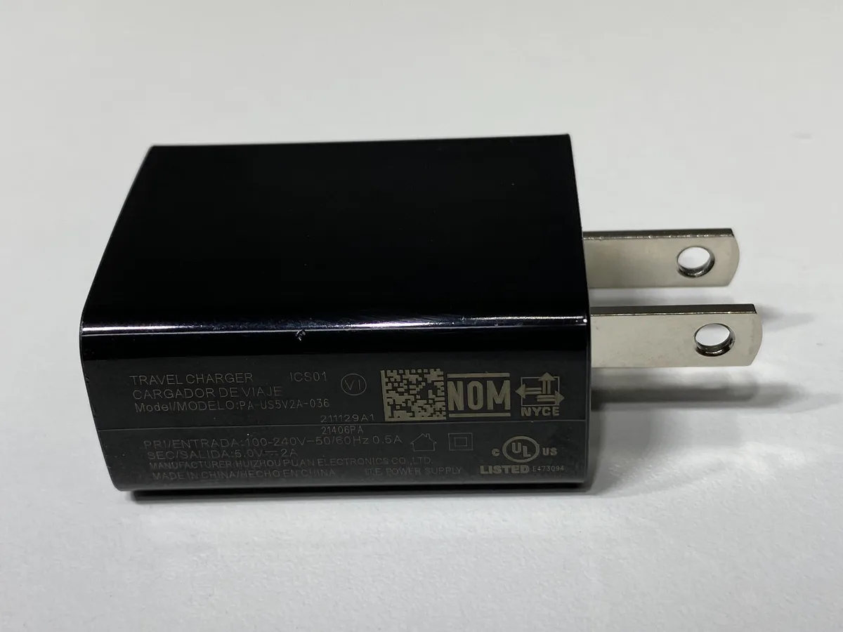 Universal Universal Charge Block Black USB Display Adapter — product photo