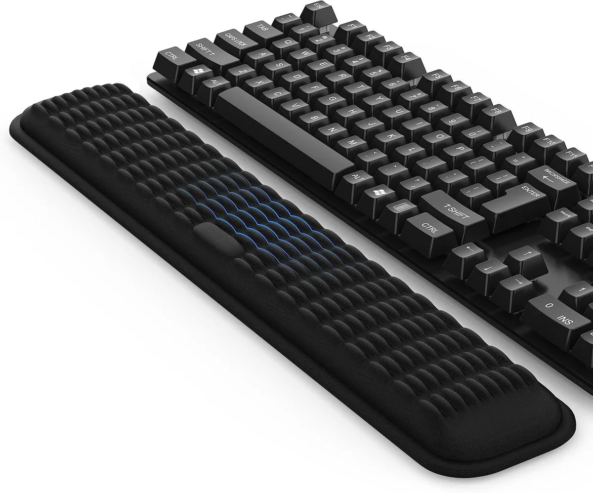 Emerson Emerson Wrist Rest Memory Foam 17.32 x 3.15 x .79 inch Black — product photo