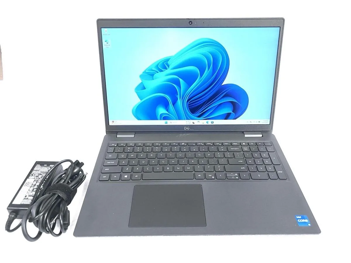DELL DELL Latitude 3520 laptop i5 1135G7 8GB 256GB 15.6" FHD Win 11 Pro — product photo