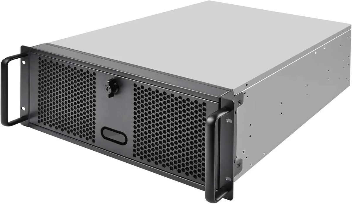 PISKEKAT PISKEKAT 4U Rackmount Server Chassis 400 3 x 5.25 Bays — product photo