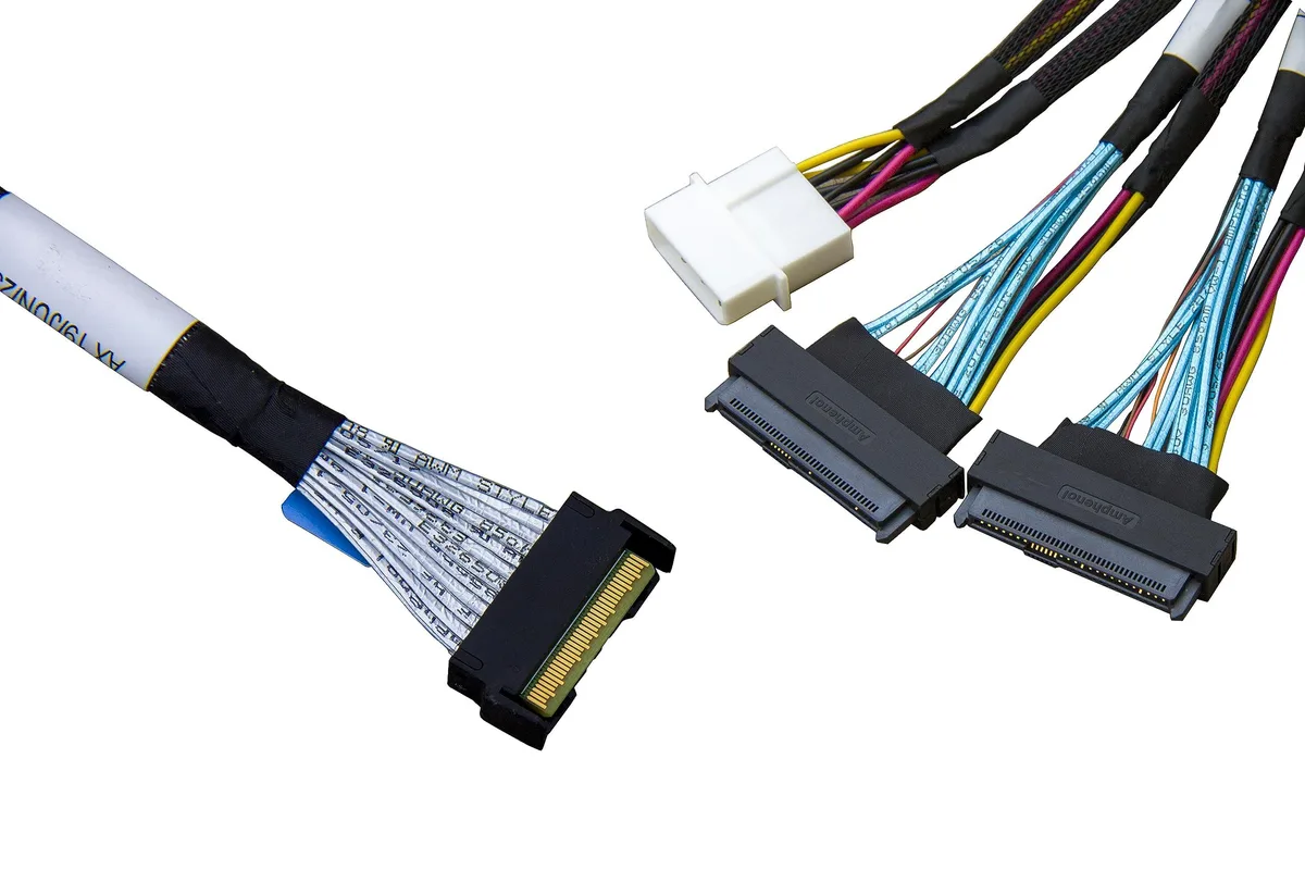 Vszerda Vszerda MCIO x8 to 2*U.2 NVMe Adapter 74Pin to 2*68Pin 80CM — product photo