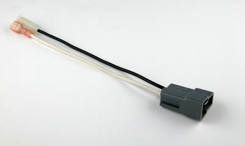METRA METRA 72-9301 speaker connector for Toyota Mitsubishi 1982-2006 — product photo