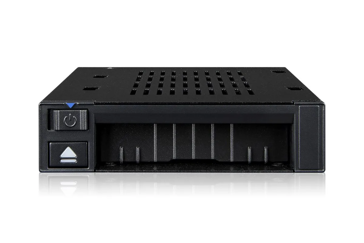 ICY DOCK ICY DOCK MB021VP-B U.2 NVMe PCIe 4.0 drive enclosure 3.5" bay SlimSAS 64Gbps — product photo