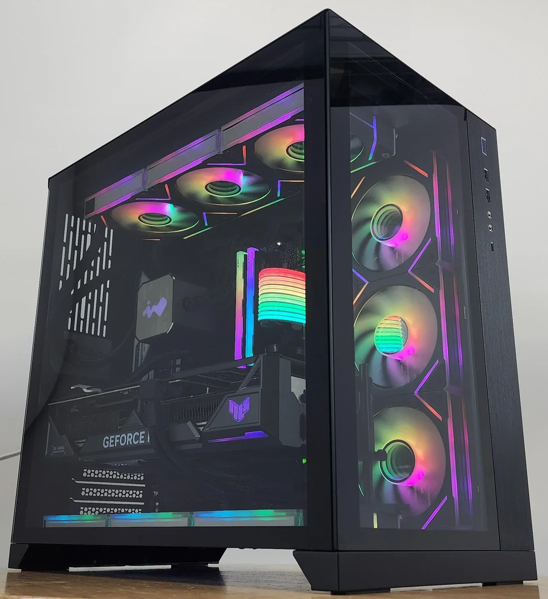 Custom Custom i7-14700KF 32GB DDR5 2TB NVME RTX 4080 360mm AIO Lian Li O11 Dynamic gaming PC — product photo