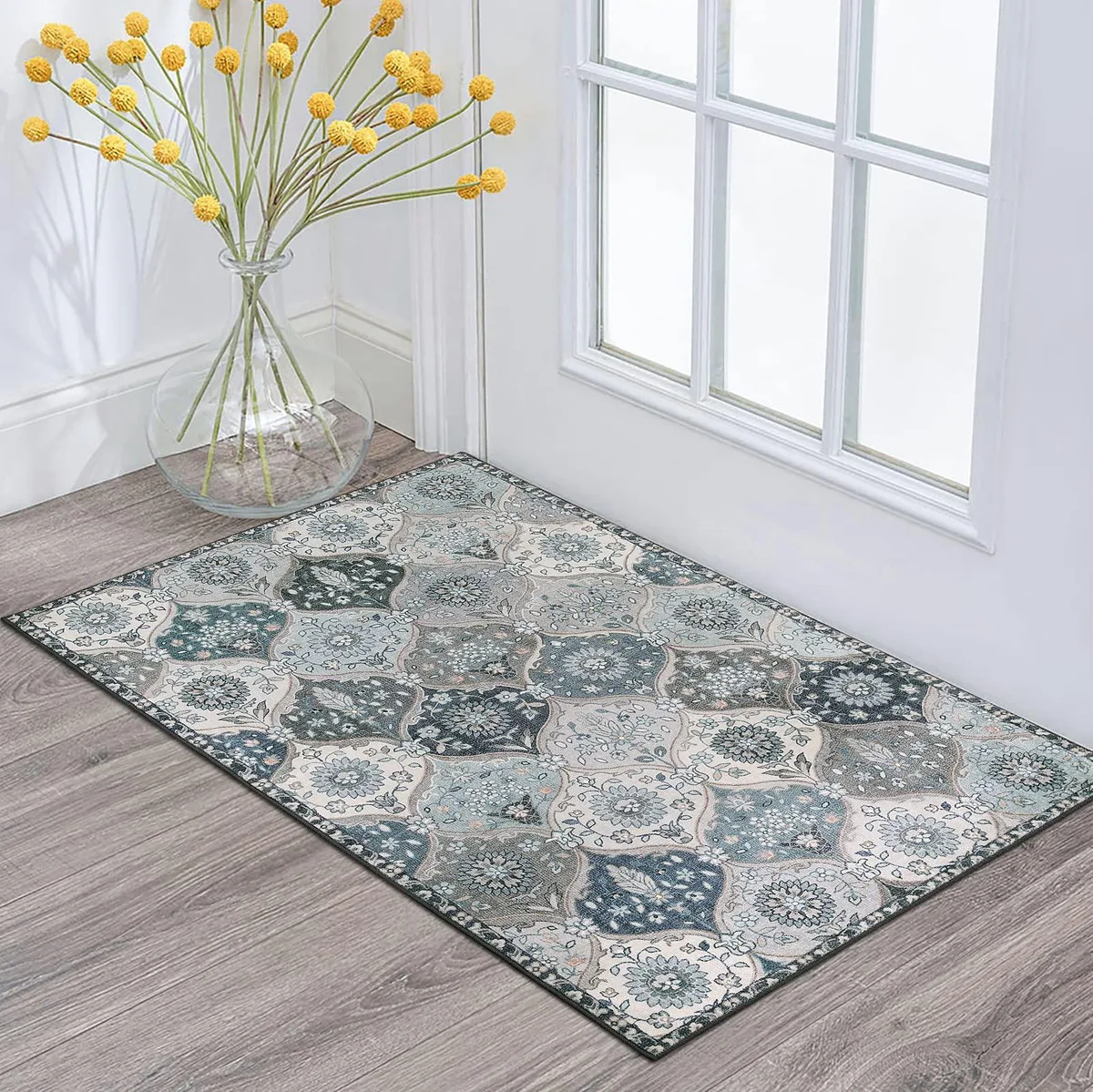  Safavieh Lahome016 Area Rug, Black, 3' x 5 — product photo