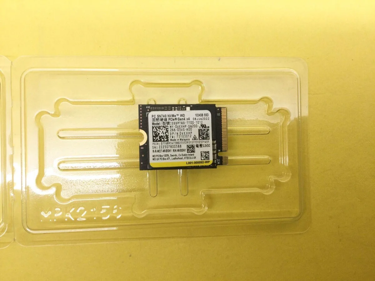 Western Digital Western Digital WD PC SN740 1TB internal SSD — product photo