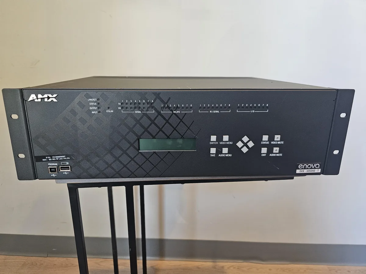 AMX AMX DVX-3255HD-T 1920x1200 10x4 Presentation Switcher — product photo