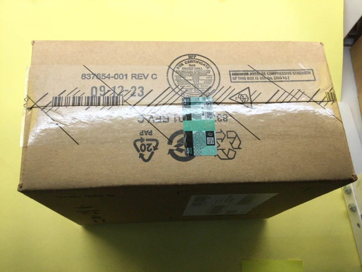 HPE HPE P38441-001 18 TB SAS 7200 RPM 3.5 in internal hard drive accessory — product photo