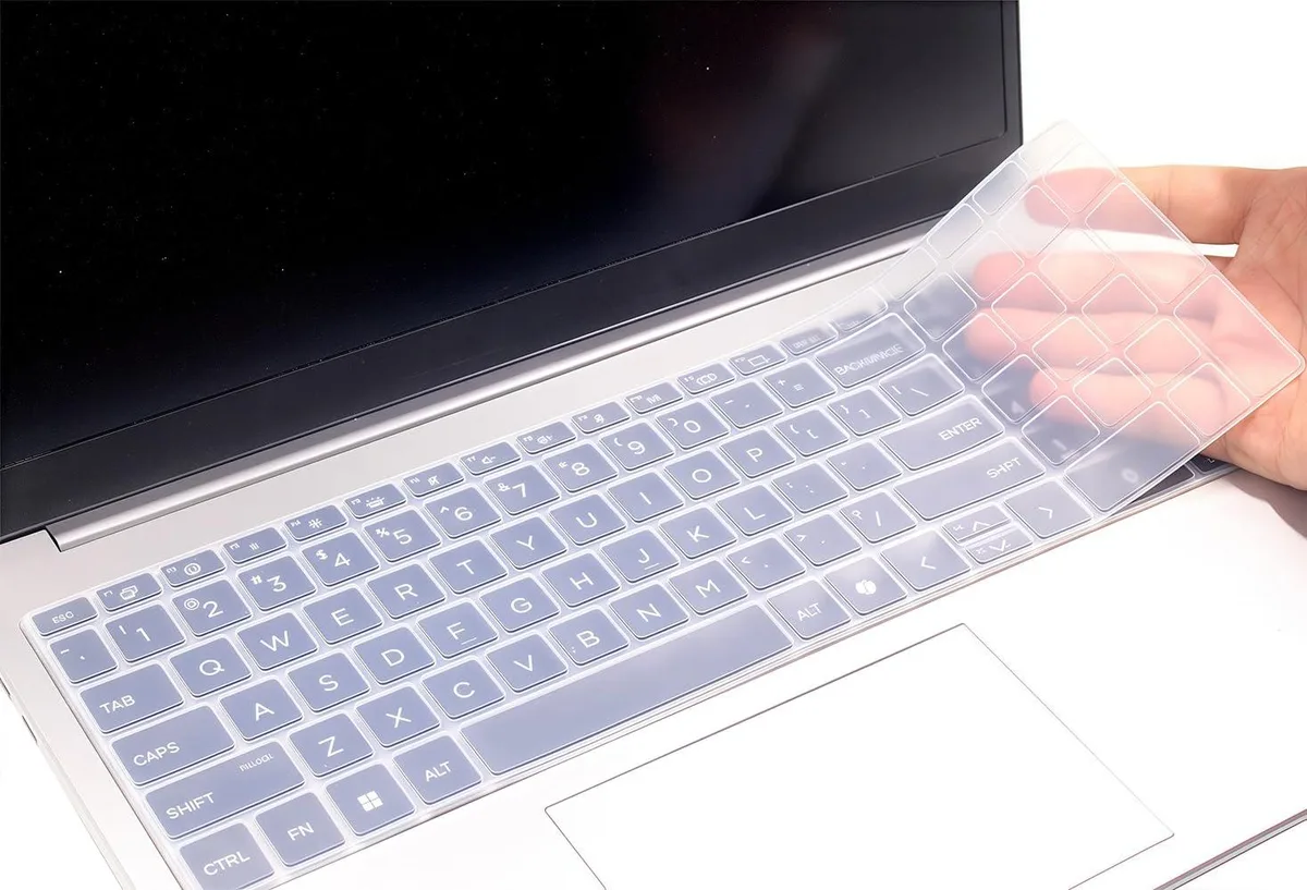 Yuomik Keyboard Cover Clear HP OmniBook 7 16 17.3 16-ay 16-az 17-dc — product photo
