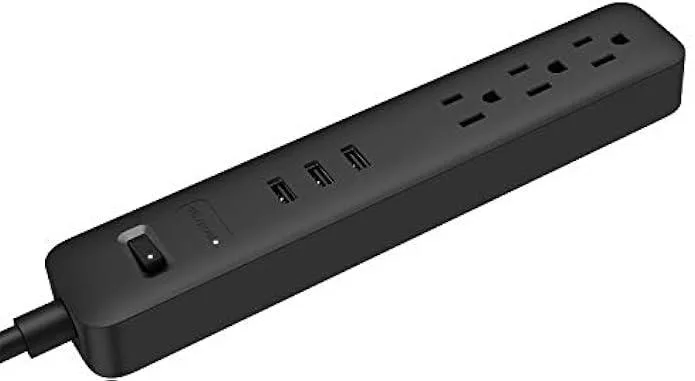 usbroway usbroway 3 Outlet 3 USB Port Power Strip Surge Protector 4Ft Extension Cord Flat Plug (Black) — product photo