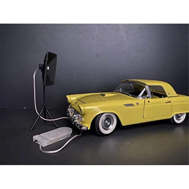 American Diorama American Diorama 38439 Photographer Lighting Kit 1/24 Scale 2 Lights Game — product photo