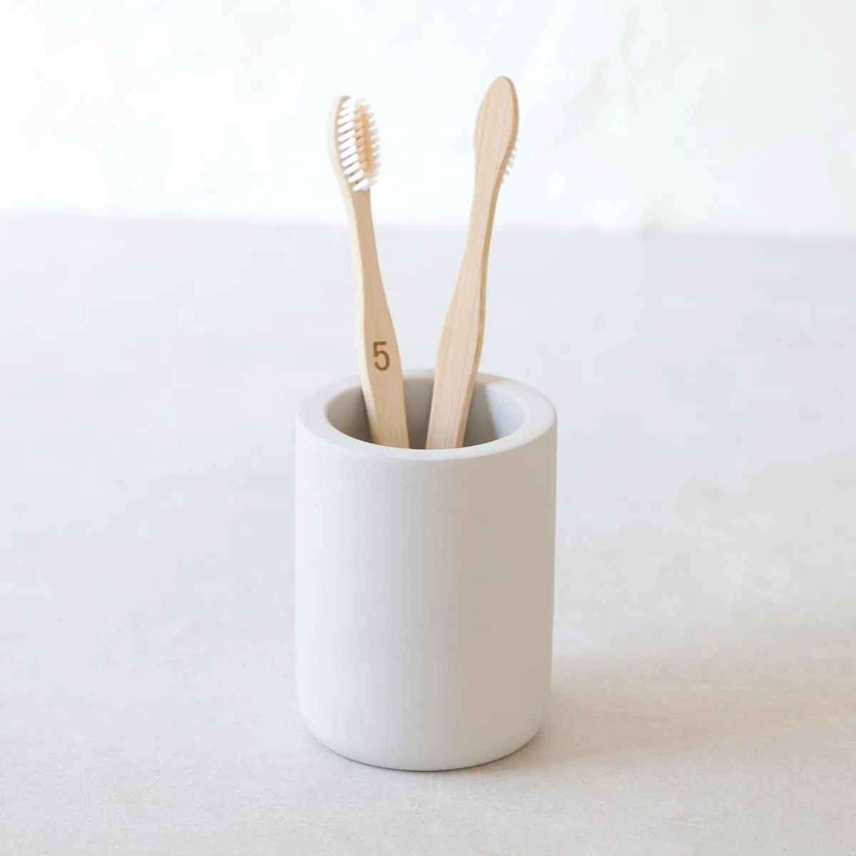  Diatomite Toothbrush Holder Light Grey — product photo