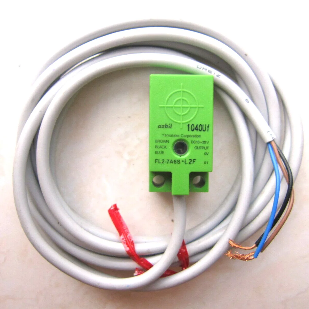 YAMATAKE YAMATAKE FL2-7A6S-L2F Proximity Switch electrician tool — product photo